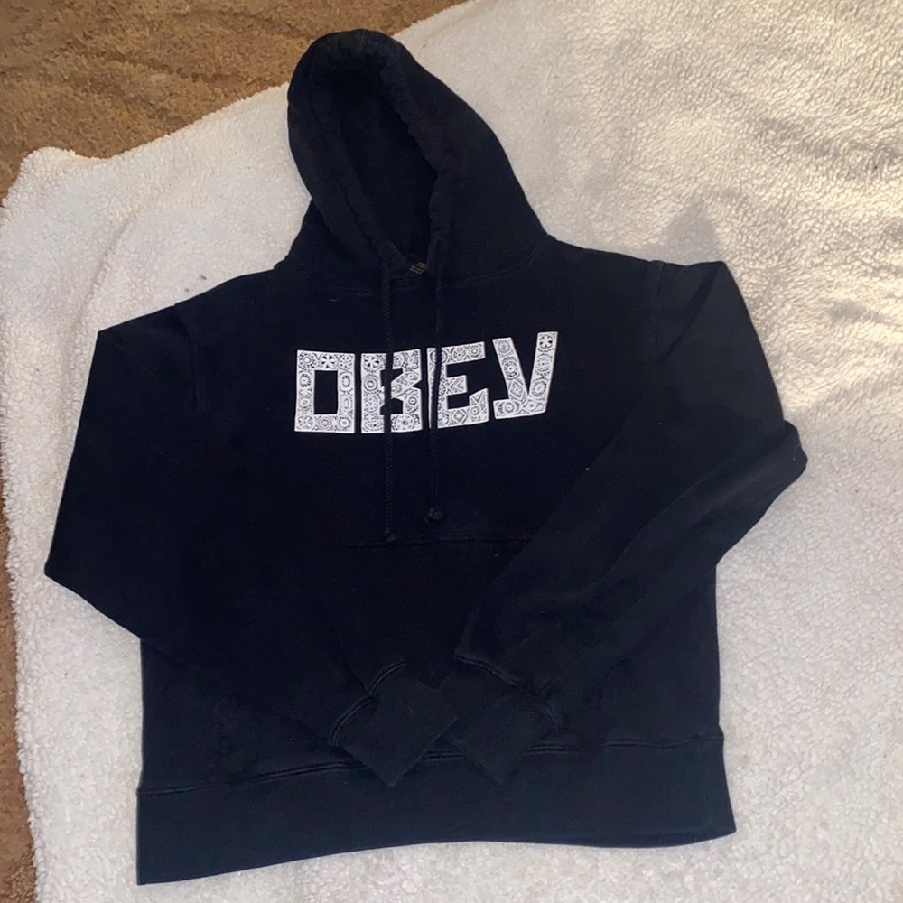 Obey woman’s hoodie size small!